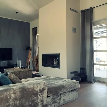 Holiday House Roka Iskola Swimming Pool & Sauna - Vosproperties Holiday home *